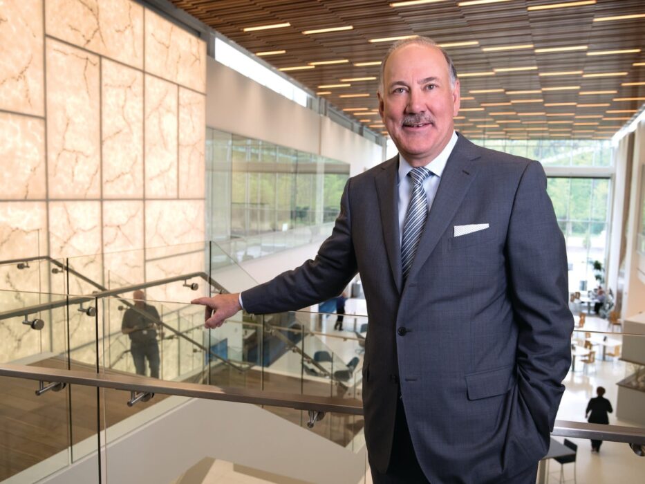 La-Z-Boy, September 2003: Kurt Darrow becomes CEO